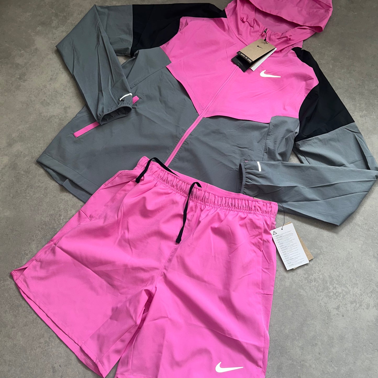 Nike Windrunner short set - Pink / Black / Slate grey